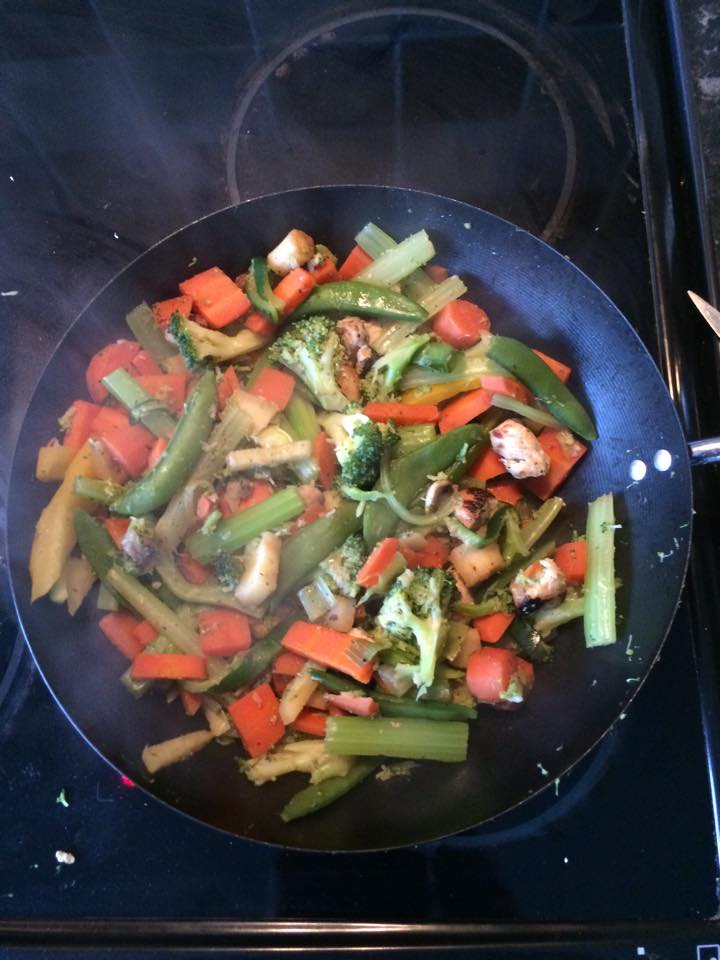 HOMEMADE CHICKEN VEGETABLE STIR-FRY